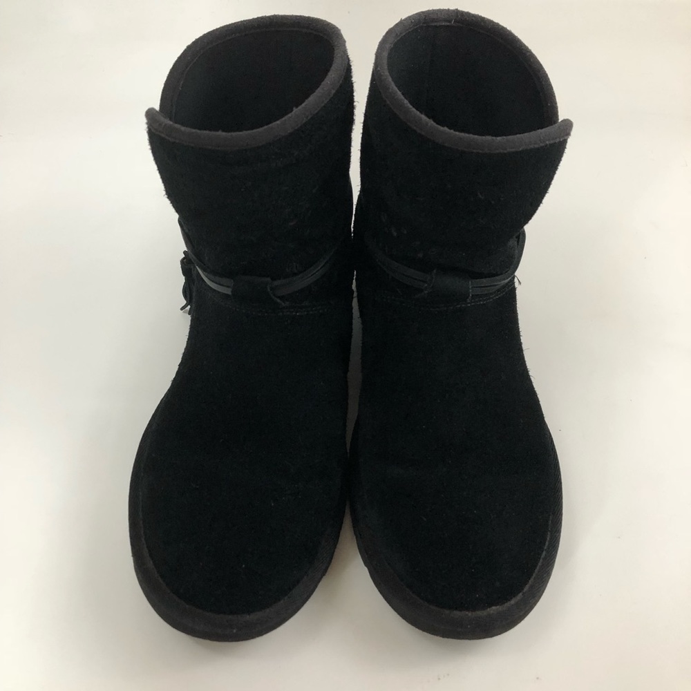Ugg Short Boot - Picture 4 of 8